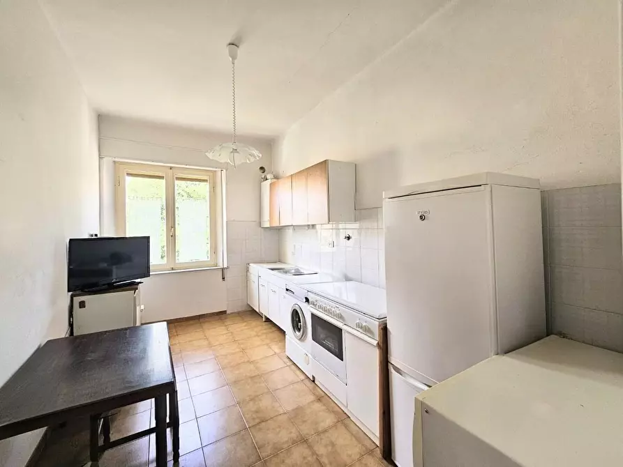 Immagine 14 di Villa in vendita  a Siena