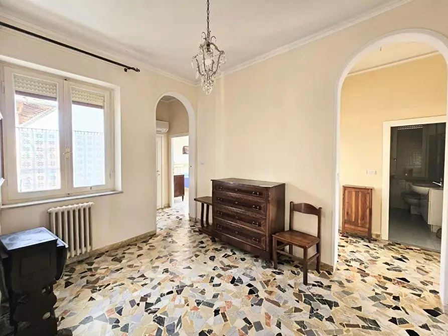 Immagine 12 di Villa in vendita  a Siena
