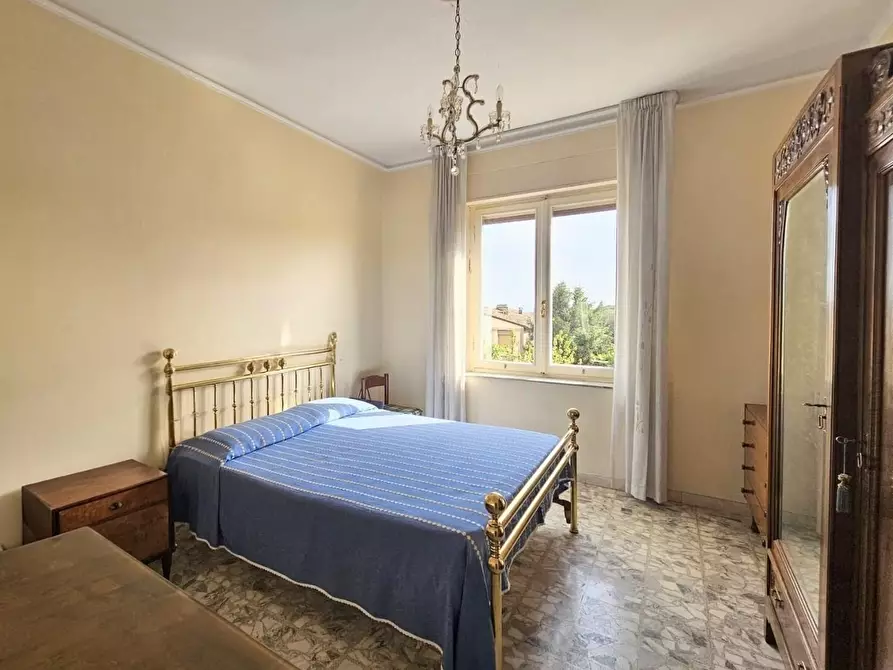 Immagine 18 di Villa in vendita  a Siena