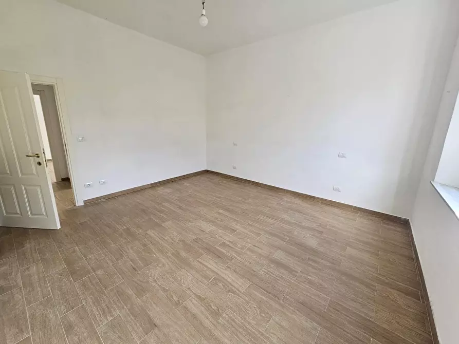 Immagine 6 di Villa in vendita  a Siena