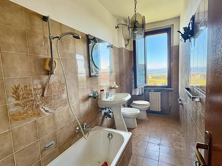 Immagine 19 di Appartamento in vendita  a Gambassi Terme