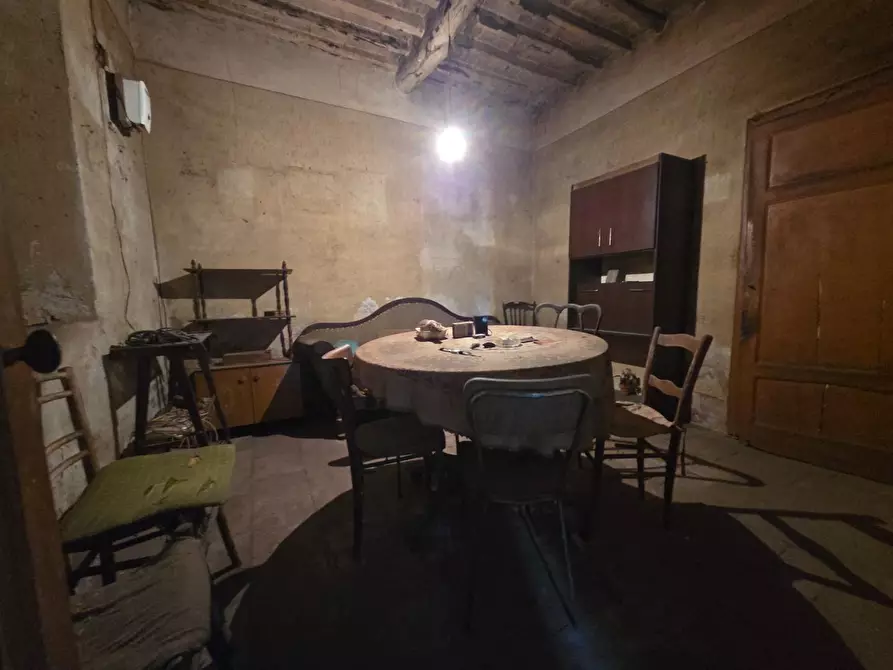 Immagine 20 di Casa colonica in vendita  a Capannori