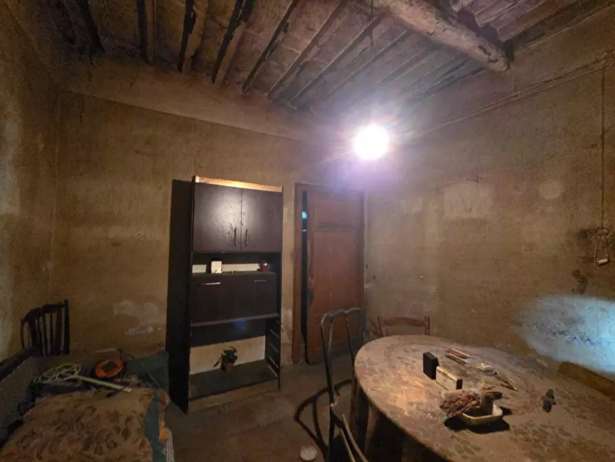 Immagine 19 di Casa colonica in vendita  a Capannori