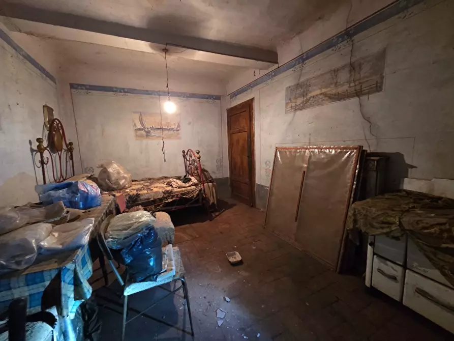 Immagine 32 di Casa colonica in vendita  a Capannori