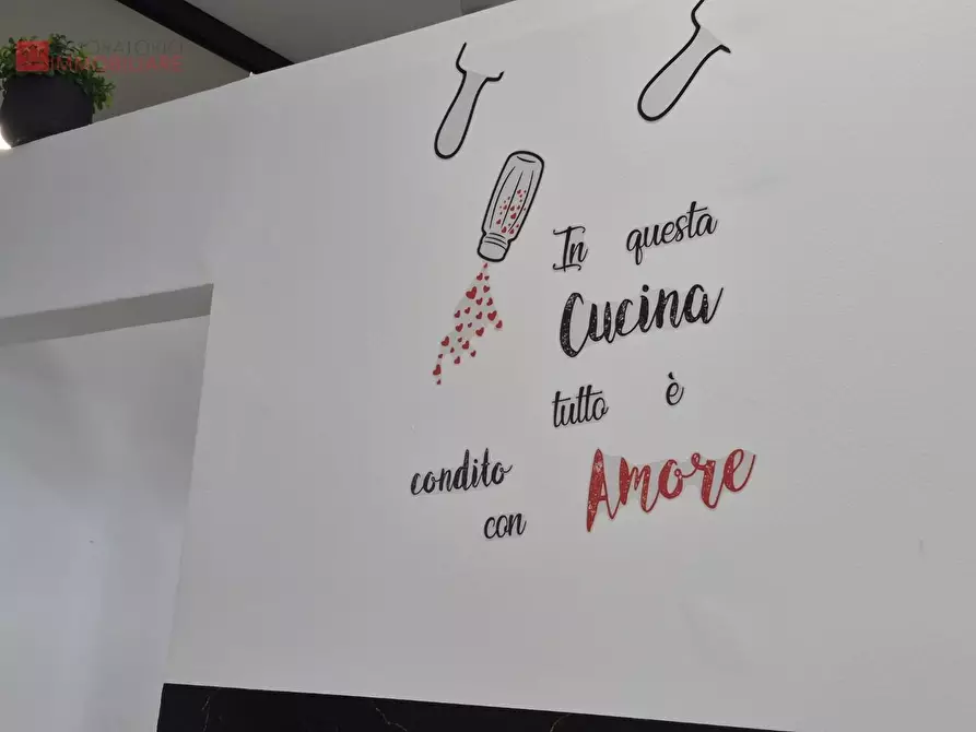 Immagine 15 di Attività commerciale in vendita  a Lecce