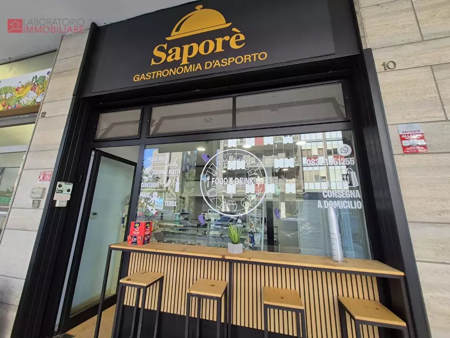 Immagine 7 di Attività commerciale in vendita  a Lecce