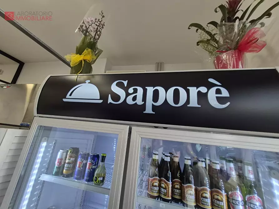 Immagine 12 di Attività commerciale in vendita  a Lecce