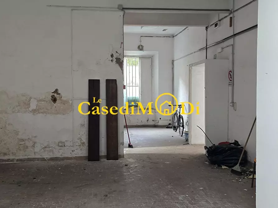 Immagine 8 di Locale commerciale in vendita  a Livorno