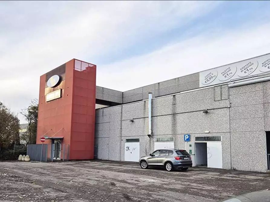 Immagine 1 di Laboratorio in vendita  a Milano