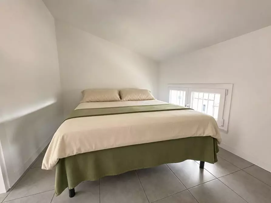 Immagine 13 di Mansarda in vendita  a Viareggio