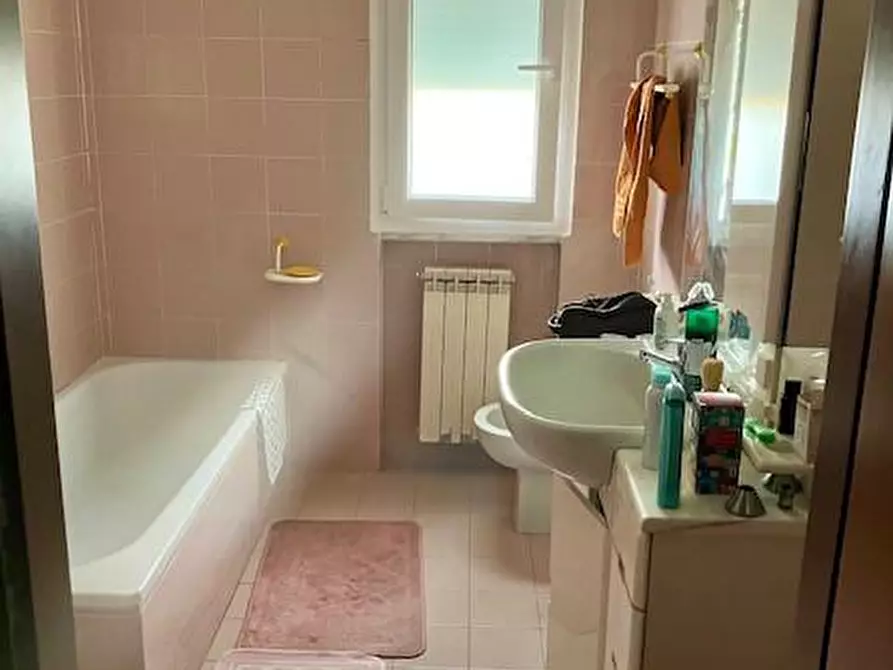 Immagine 3 di Appartamento in vendita  a Carrara