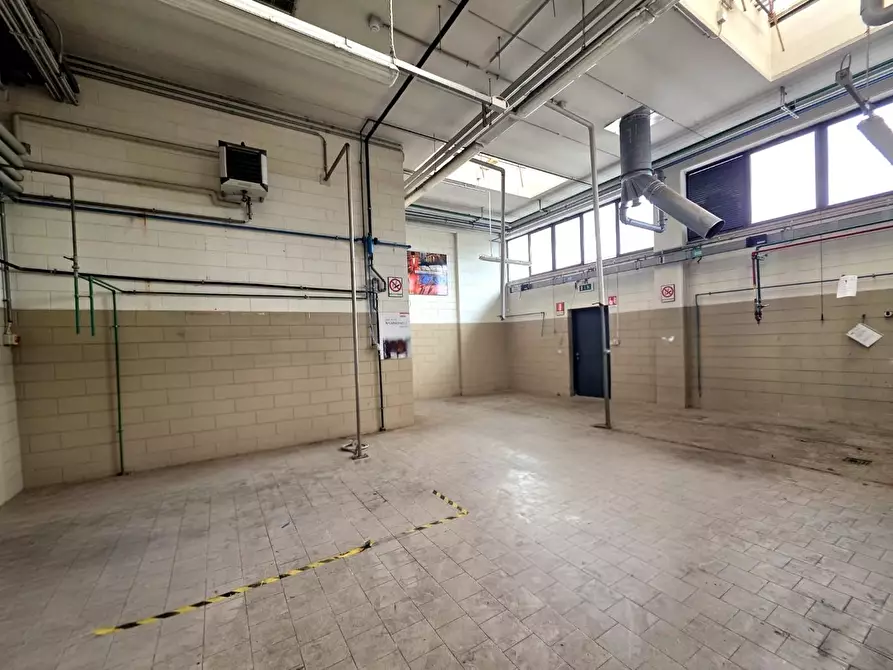 Immagine 19 di Capannone industriale in affitto  a Santa Croce Sull'arno
