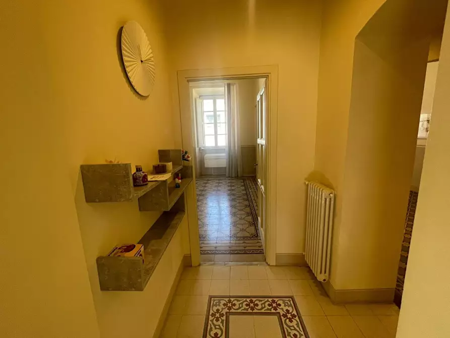 Immagine 36 di Appartamento in vendita  a Lucca