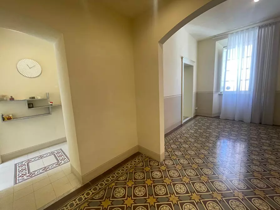 Immagine 16 di Appartamento in vendita  a Lucca