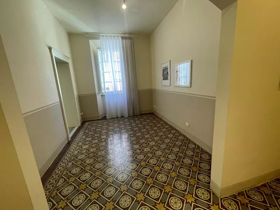 Immagine 14 di Appartamento in vendita  a Lucca