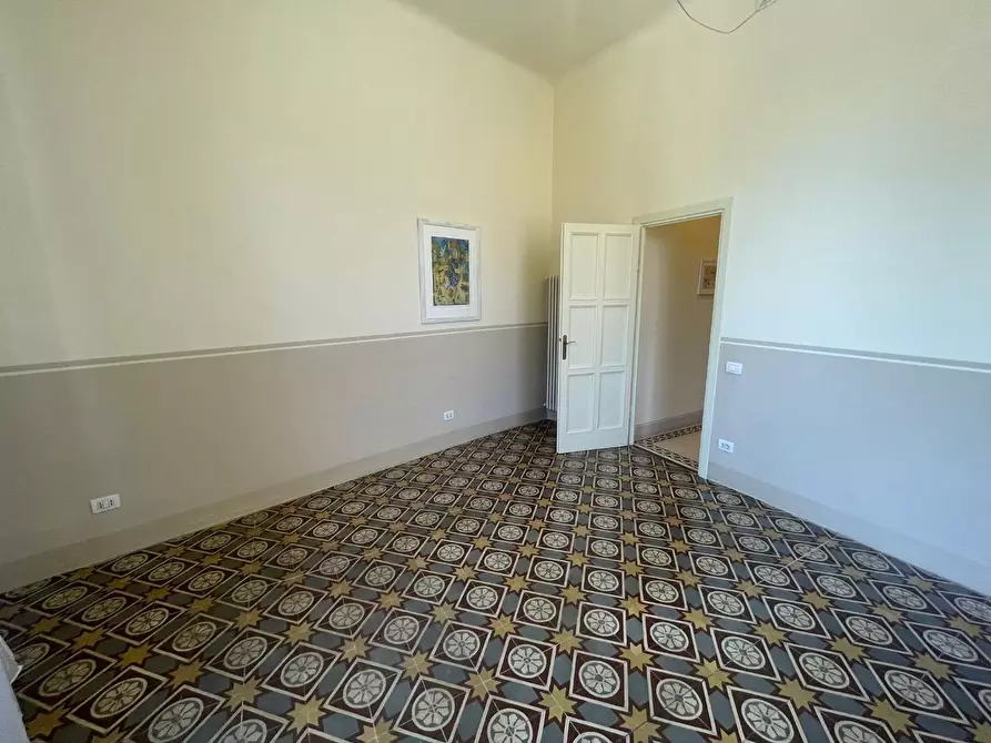 Immagine 37 di Appartamento in vendita  a Lucca