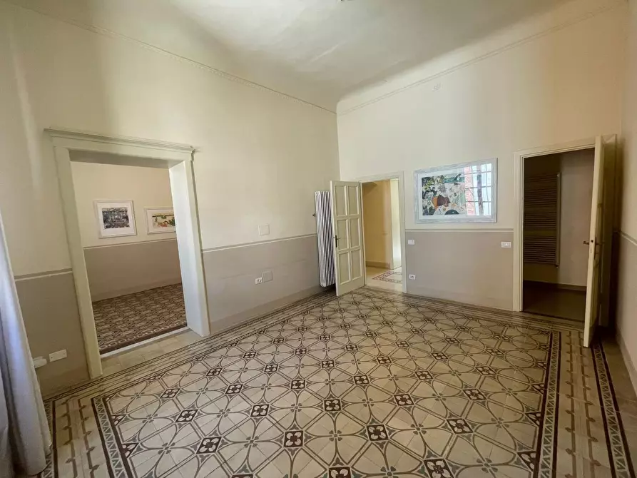 Immagine 21 di Appartamento in vendita  a Lucca