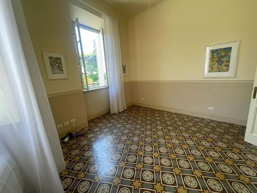 Immagine 42 di Appartamento in vendita  a Lucca