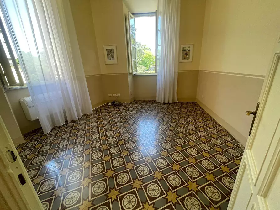 Immagine 40 di Appartamento in vendita  a Lucca