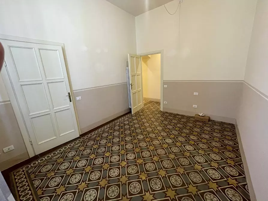 Immagine 30 di Appartamento in vendita  a Lucca