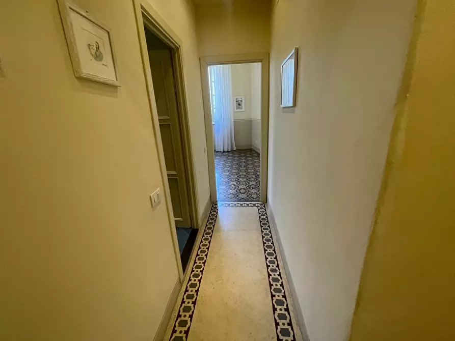 Immagine 38 di Appartamento in vendita  a Lucca