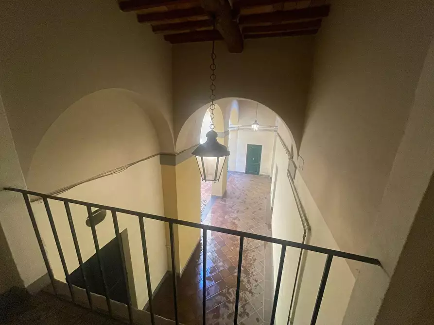 Immagine 35 di Appartamento in vendita  a Lucca