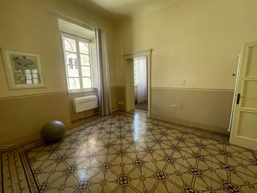 Immagine 15 di Appartamento in vendita  a Lucca