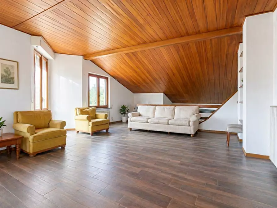 Immagine 3 di Villa in vendita  a Pisa