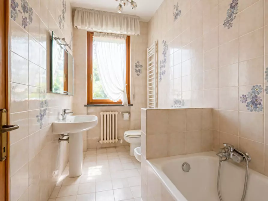 Immagine 10 di Villa in vendita  a Pisa