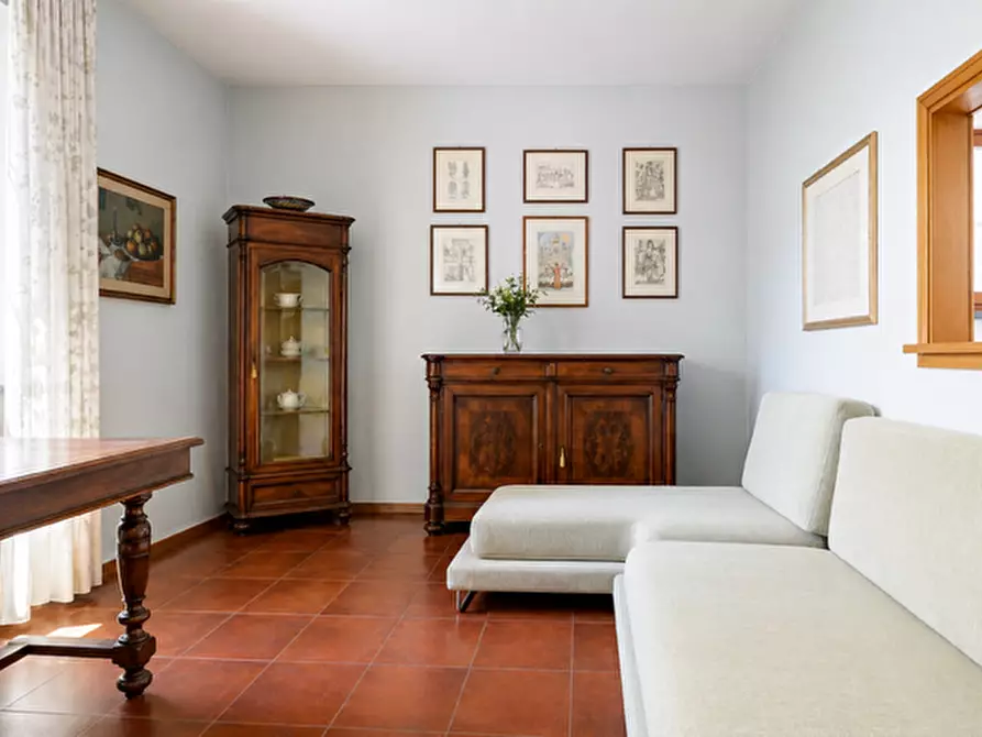 Immagine 5 di Villa in vendita  a Pisa