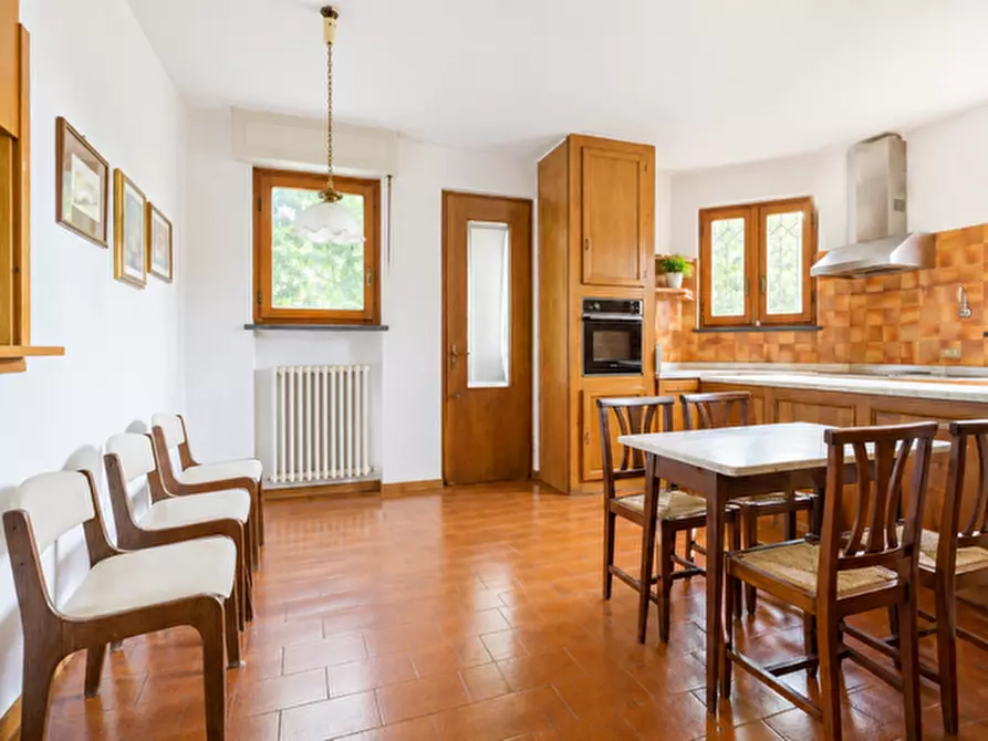 Immagine 9 di Villa in vendita  a Pisa