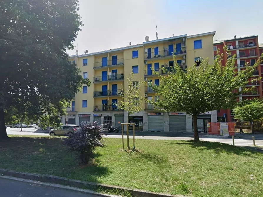 Immagine 1 di Magazzino in vendita  a Milano