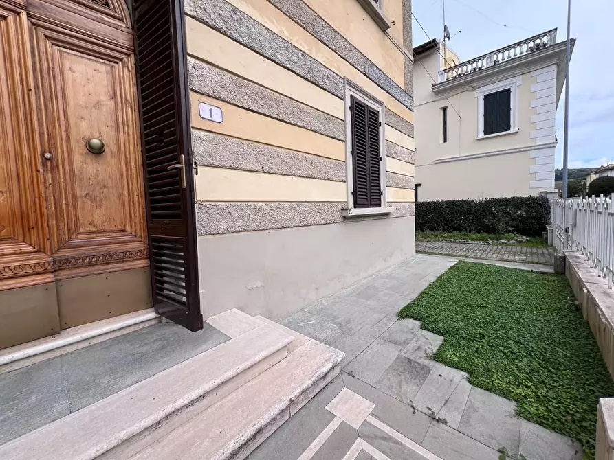 Immagine 3 di Villa in vendita  a Castelfiorentino
