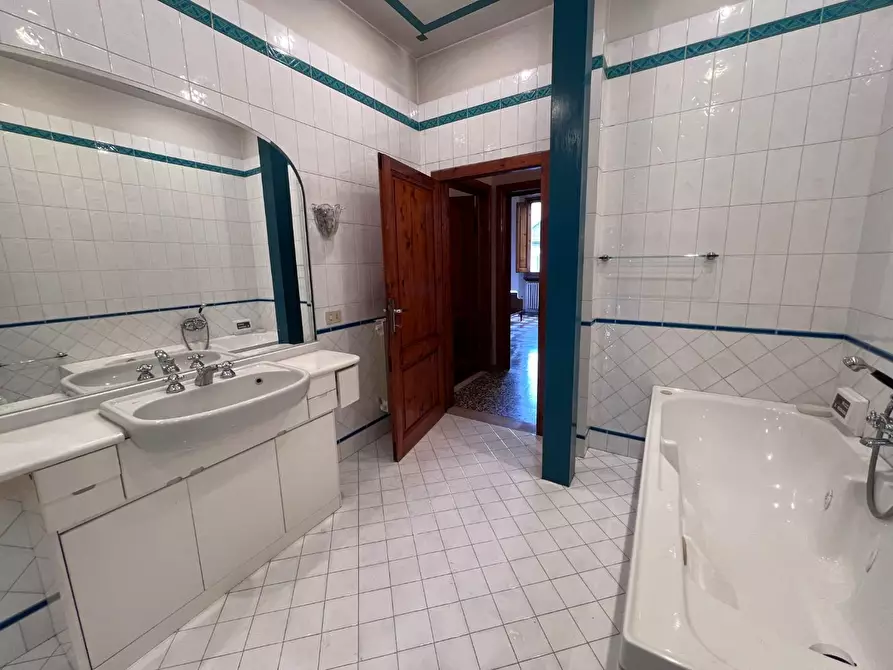 Immagine 26 di Villa in vendita  a Castelfiorentino