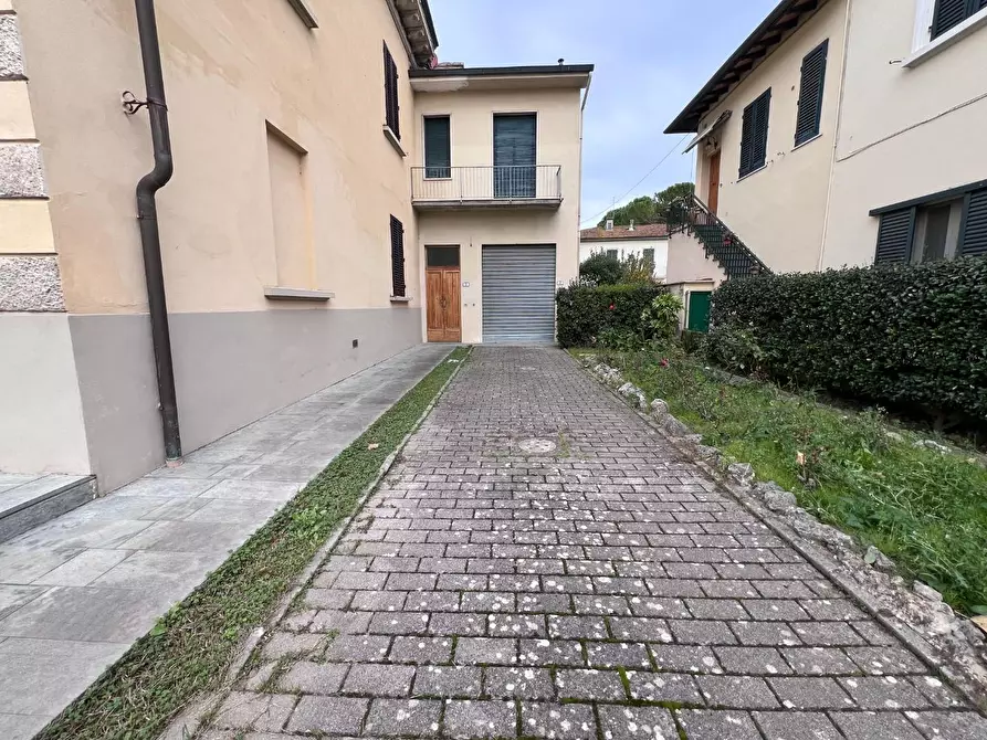 Immagine 5 di Villa in vendita  a Castelfiorentino