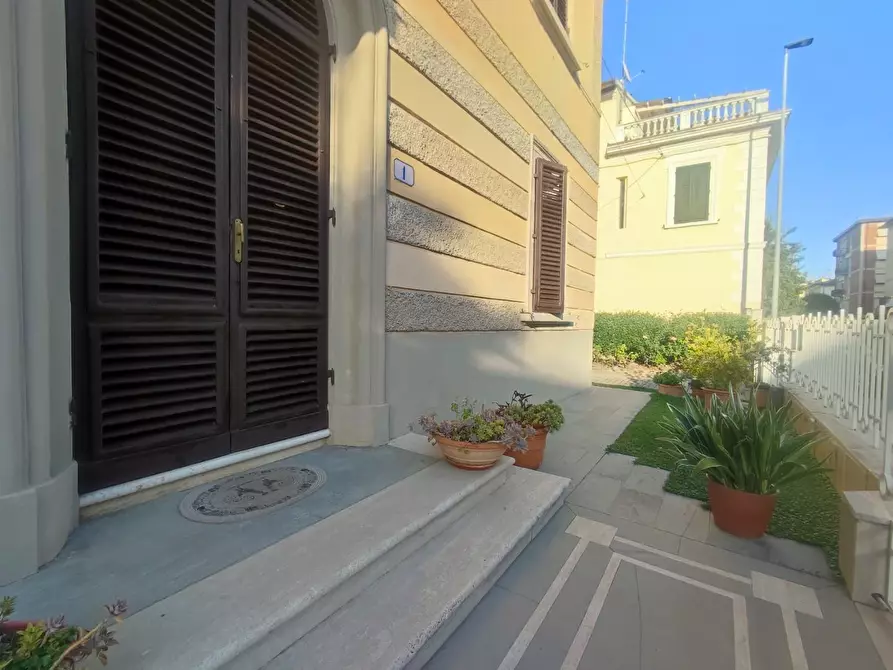 Immagine 6 di Villa in vendita  a Castelfiorentino