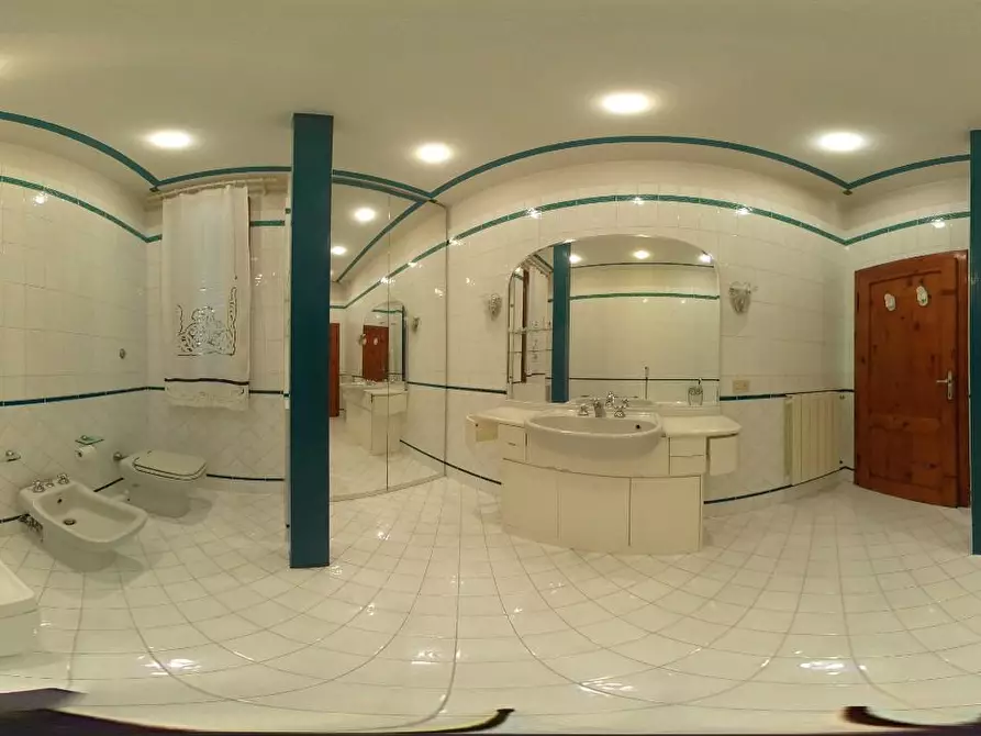 Immagine 31 di Villa in vendita  a Castelfiorentino