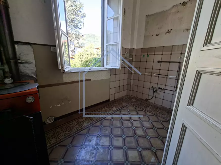 Immagine 11 di Porzione di casa in vendita  a Camaiore