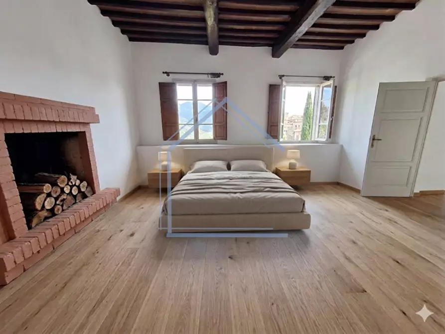 Immagine 21 di Porzione di casa in vendita  a Camaiore