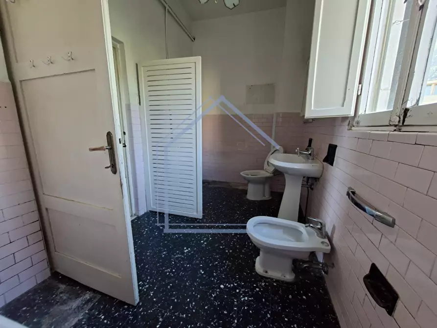 Immagine 10 di Porzione di casa in vendita  a Camaiore
