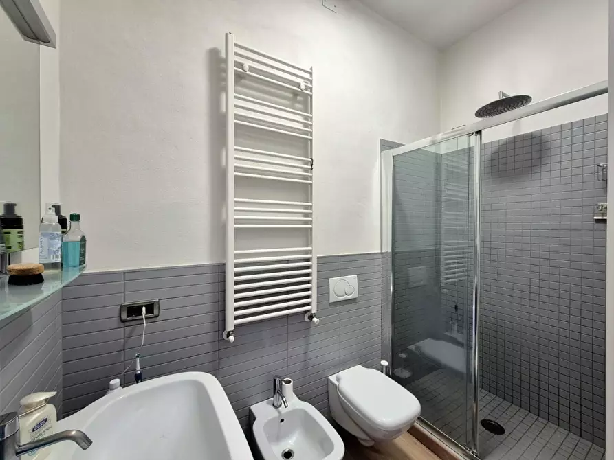 Immagine 14 di Appartamento in vendita  a Lucca