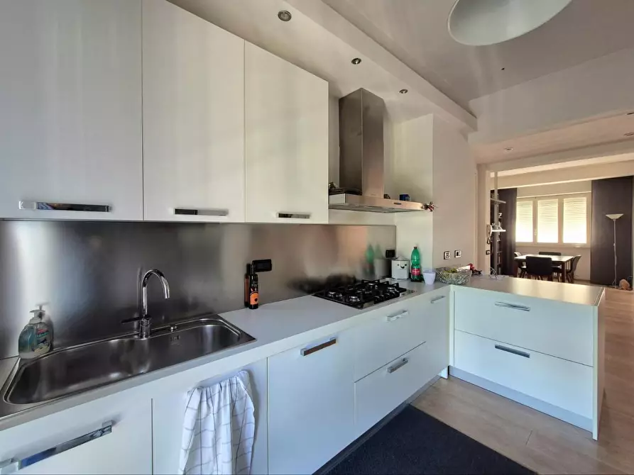 Immagine 8 di Appartamento in vendita  a Lucca