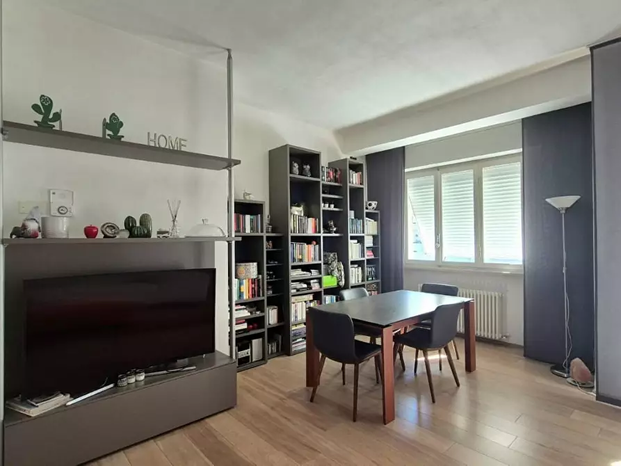 Immagine 6 di Appartamento in vendita  a Lucca