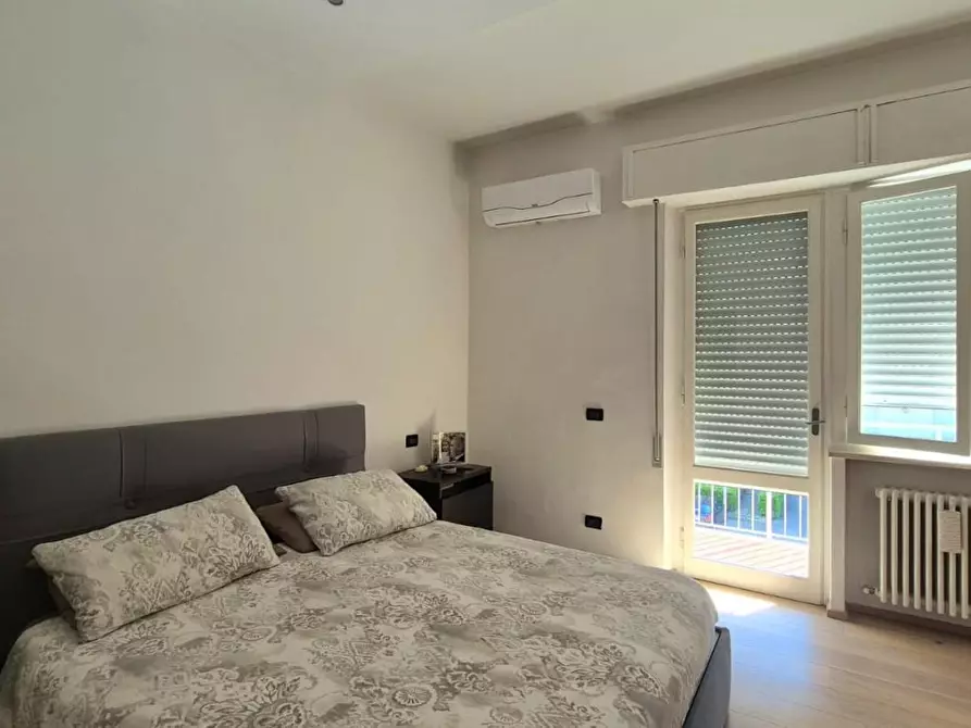 Immagine 12 di Appartamento in vendita  a Lucca