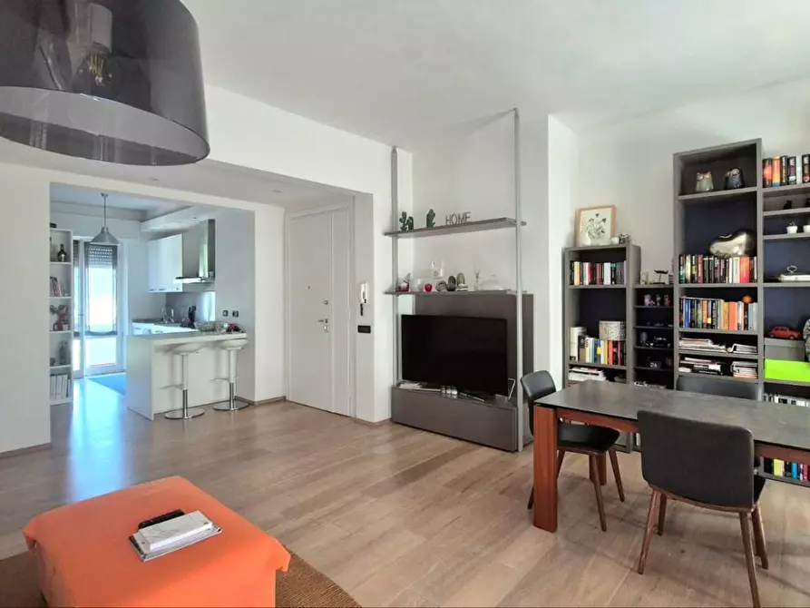 Immagine 5 di Appartamento in vendita  a Lucca