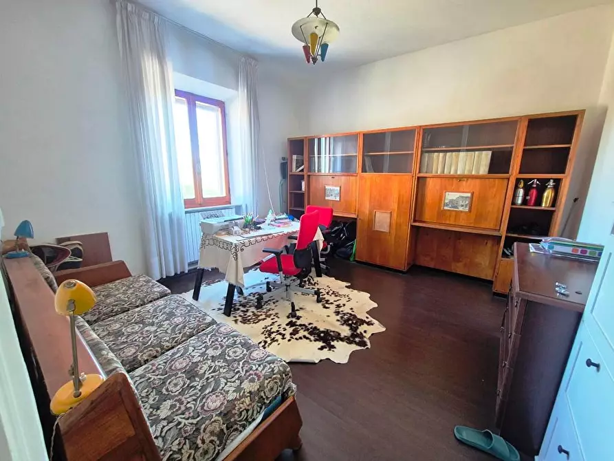 Immagine 11 di Appartamento in vendita  a Siena