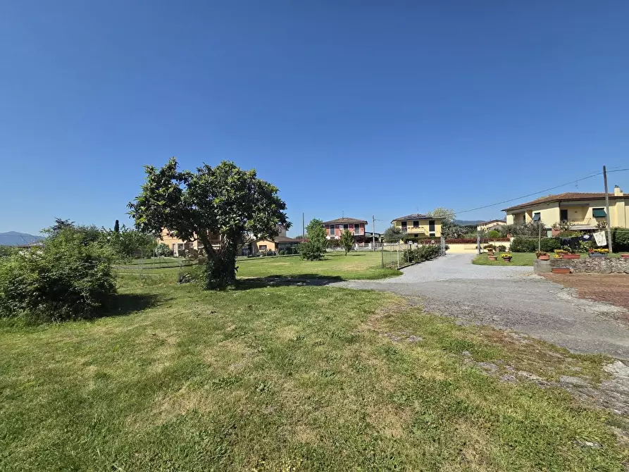 Immagine 24 di Rustico / casale in vendita  a Capannori