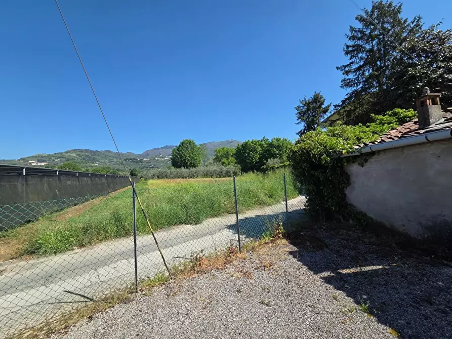 Immagine 10 di Rustico / casale in vendita  a Capannori