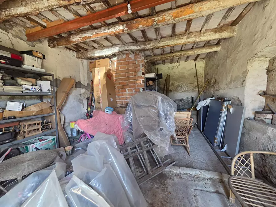 Immagine 18 di Rustico / casale in vendita  a Capannori