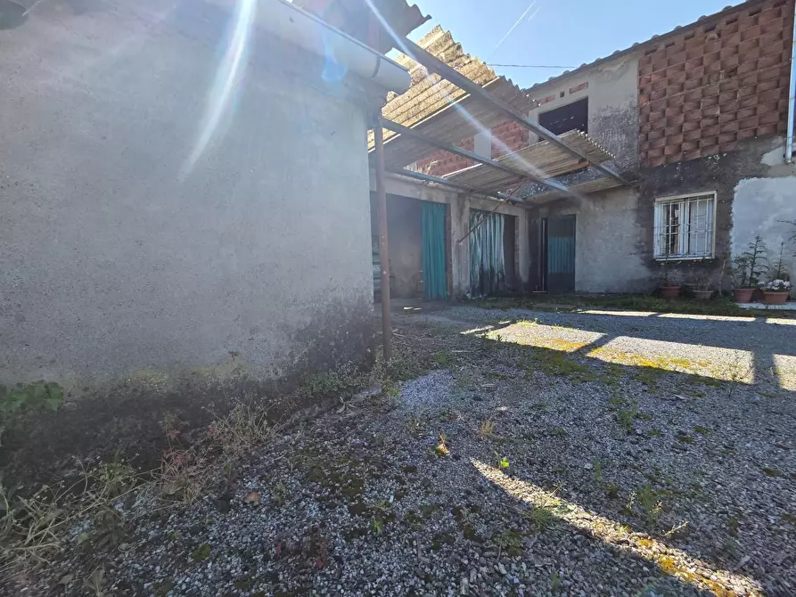 Immagine 3 di Rustico / casale in vendita  a Capannori